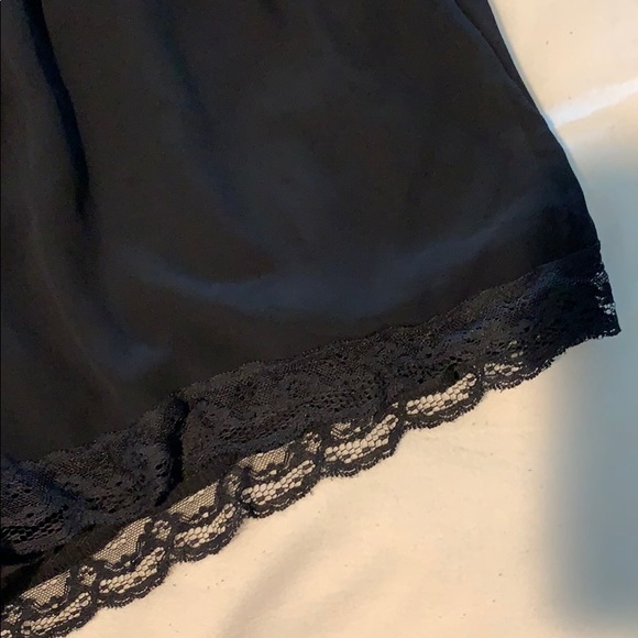 Mid rise black flowy shorts with lace trim - Picture 2 of 2